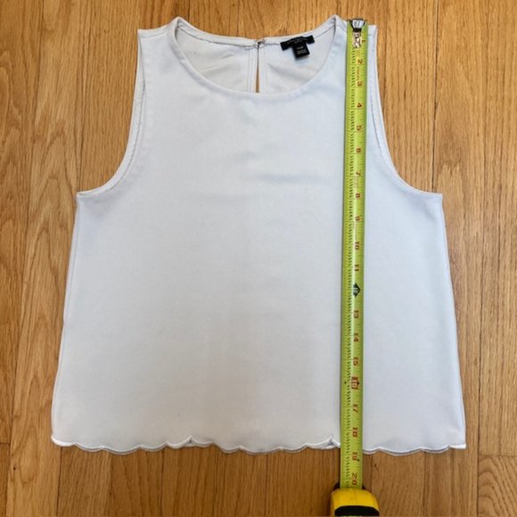 Ann Taylor Cream Scalloped edge sleeveless shell size XXSP - Picture 7 of 7